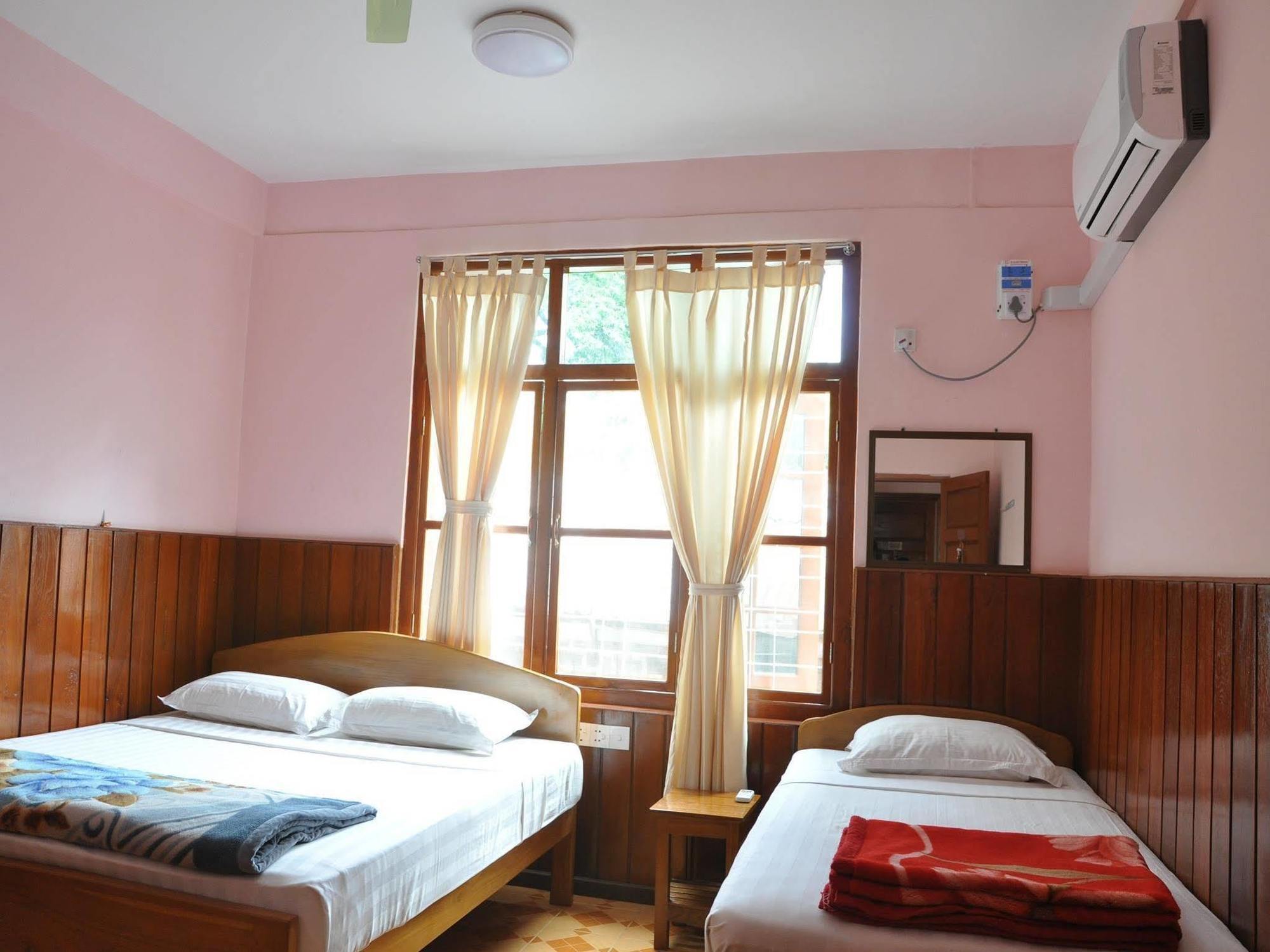 Saw Nyein San Guest House Nyaung-U Extérieur photo